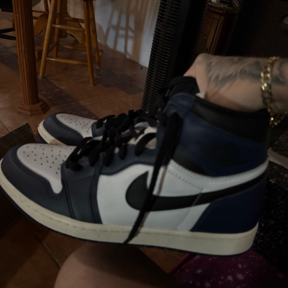 Nike Men's Navy and White High-Top Sneakers